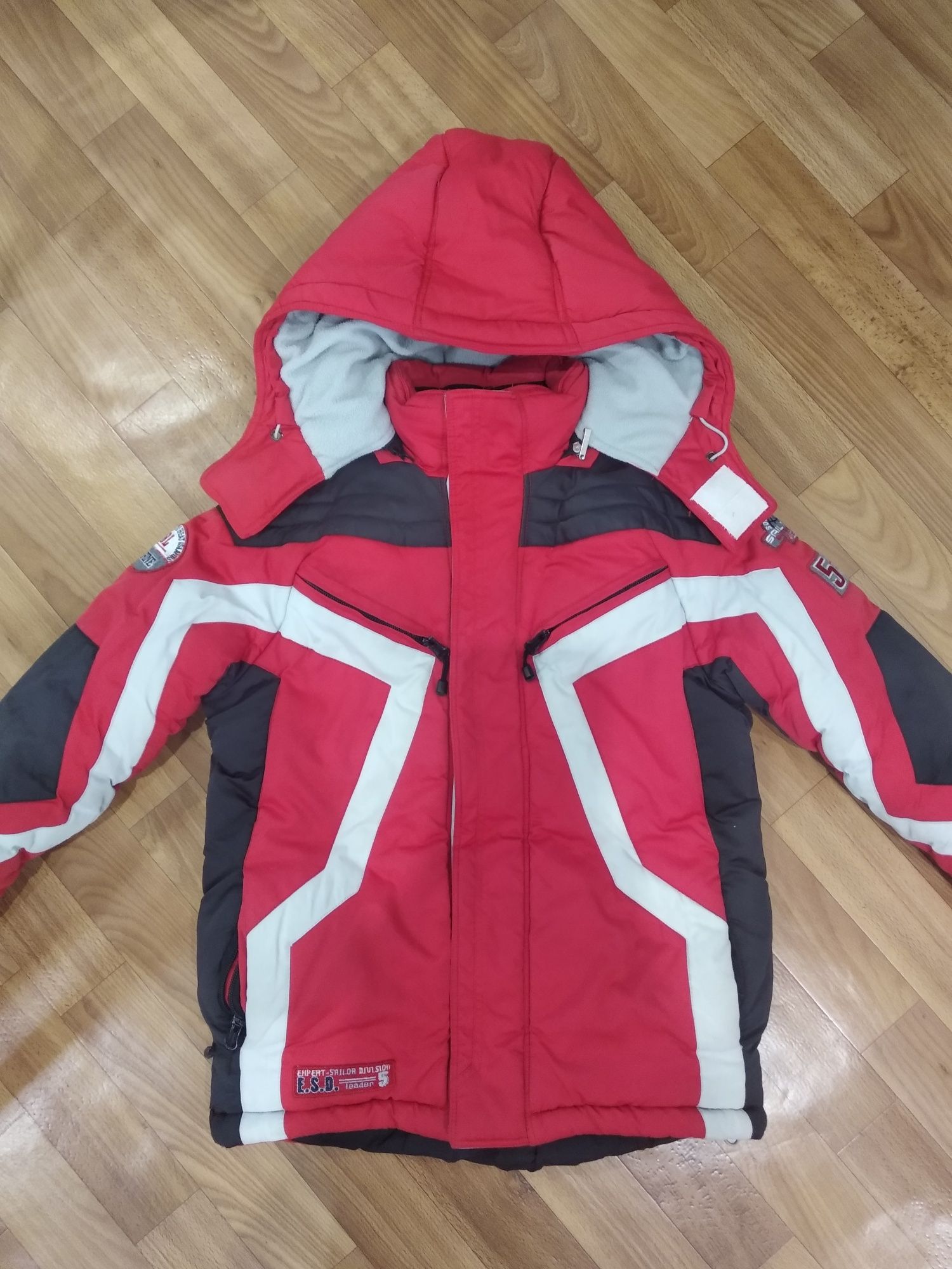 Теплая курточка для мальчика 122-128