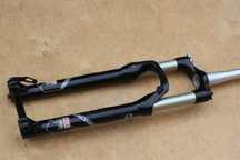Вилка 29: RockShox Revelation RL AIR UTURN, SR SUNTOUR