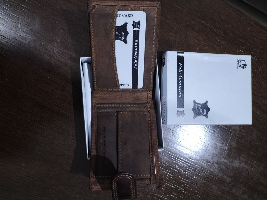 Carteira RFID em pele castanho genuína