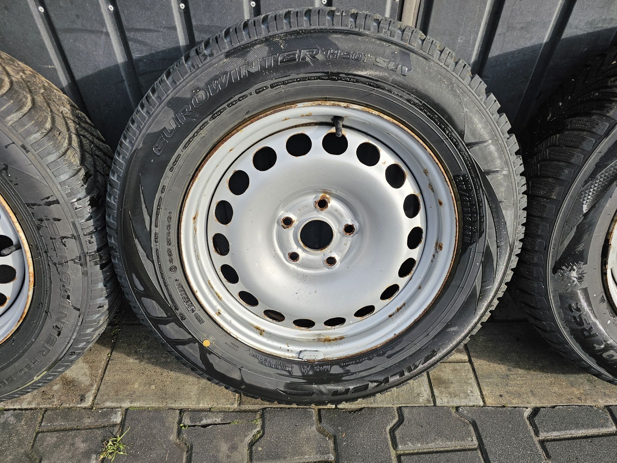 Koła Zimowe Felgi Opony 215/65R16 Falken VW Tiguan