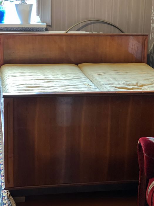 Двоспальне ліжко б/у