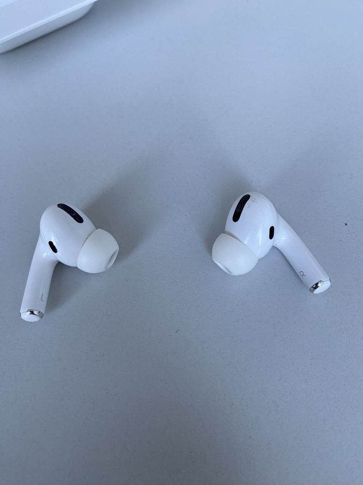 Наушники AirPods Pro