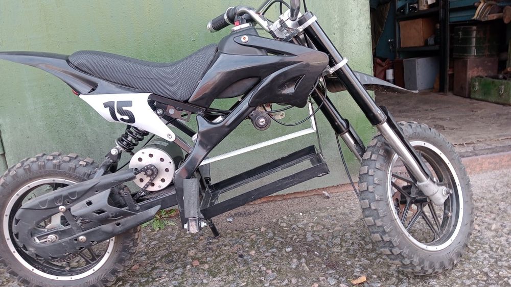 Дитячий електромотоцикл