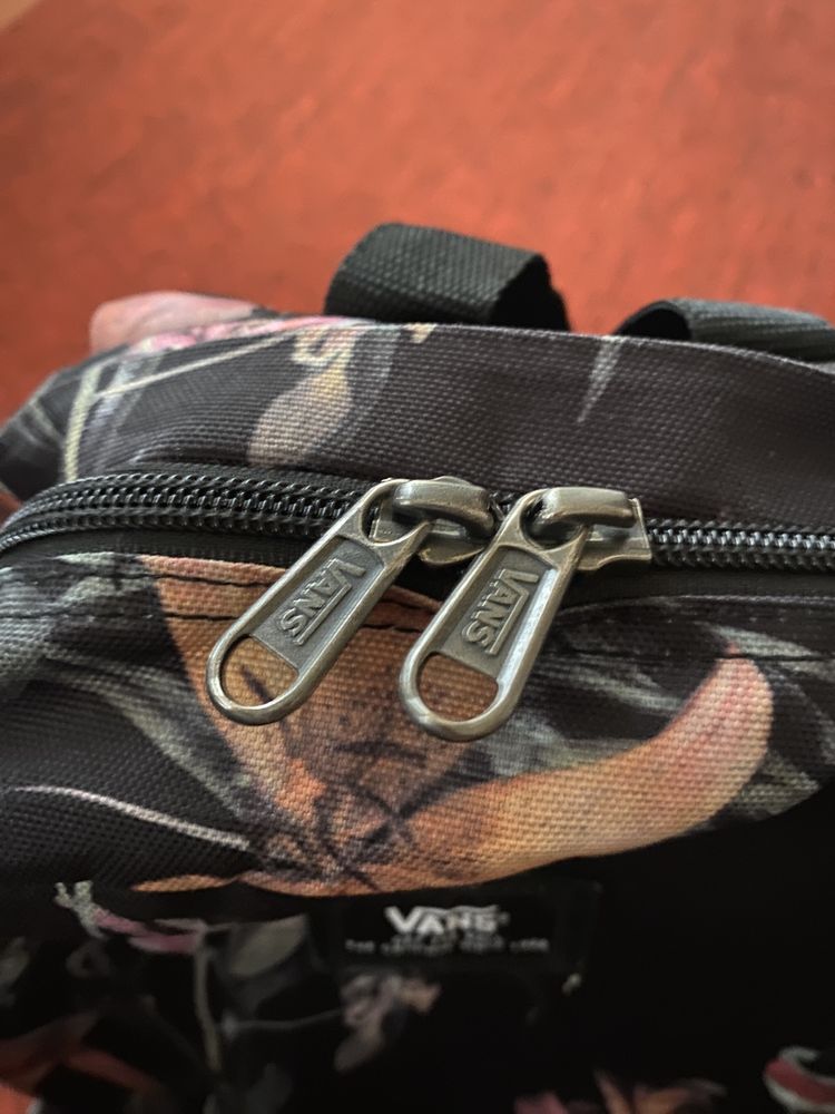 Жіночий оригінальний рюкзак vans originals