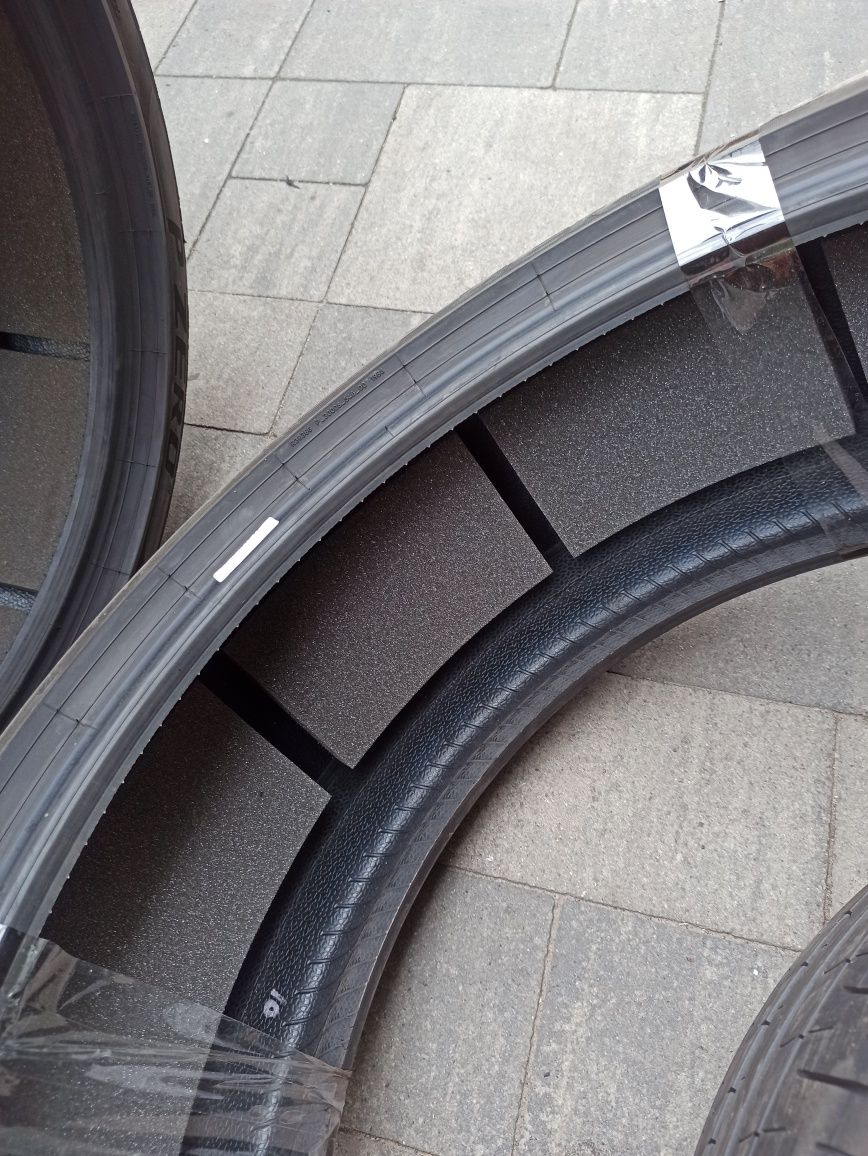 Летняя резина ПАРА 255/35 R21 Pirelli Pzero PZ4