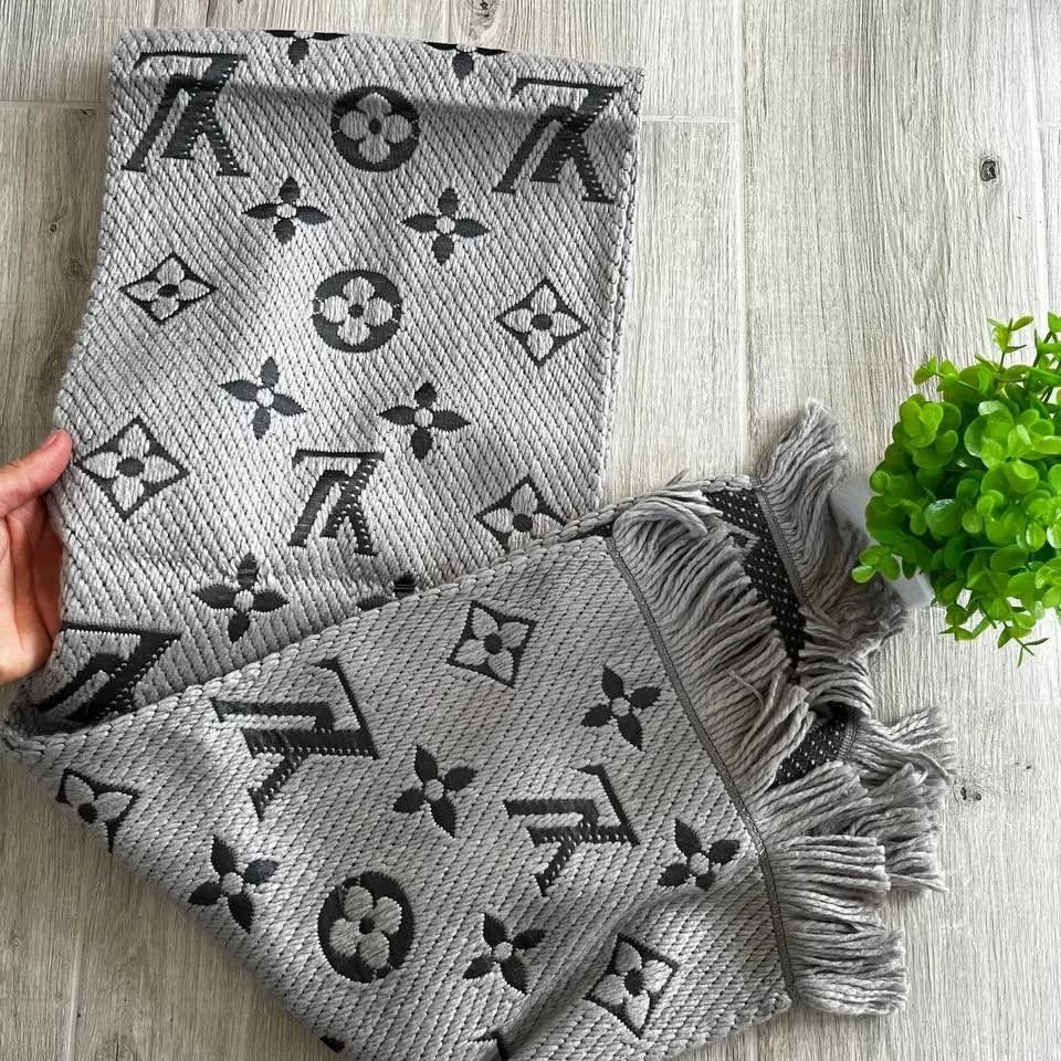 Оригінал Шарф та шапочка від відомого бренду Louis Vuitton