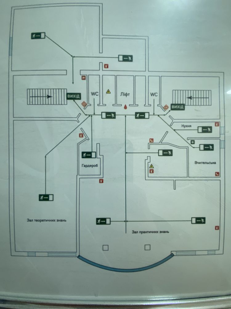 Є Світло !!! Офіс 300 кв.м. Центр, метро Палац Спорту, Басейна 7-В,