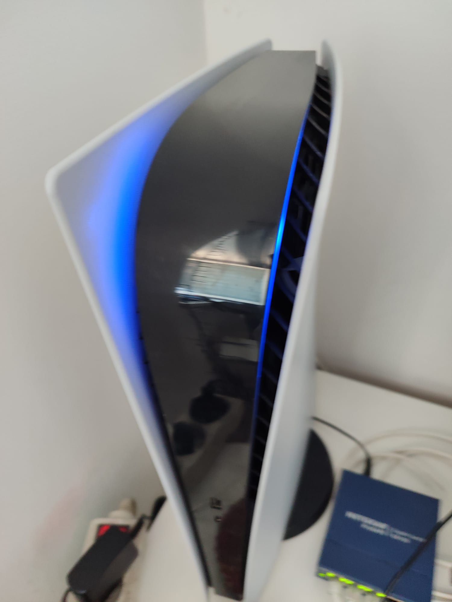 Konsola PS 5 825 GB + 2 kontrolery cały komplet