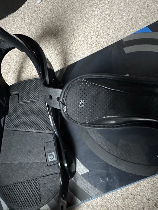 Deska Snowboard Burton Clash 151cm wraz z wiązaniami Burton ipokrowiec