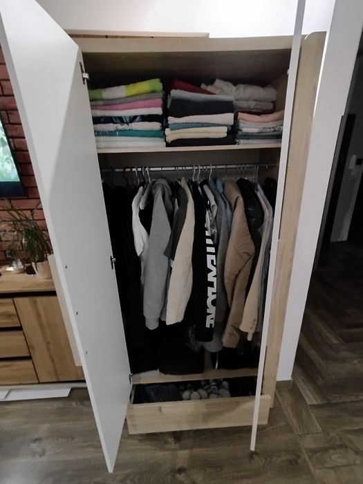 Szafa młodzieżowa.