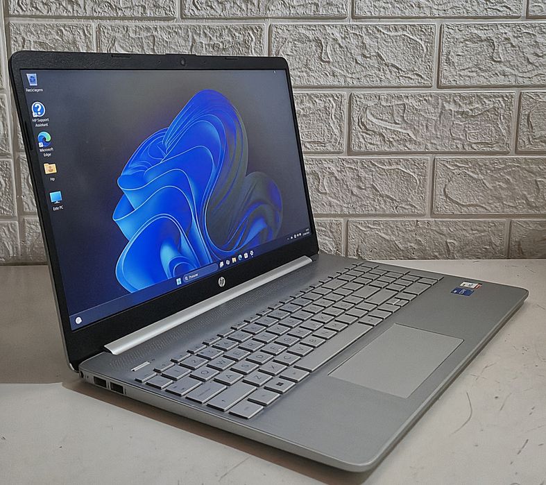 HP 15S 11ª Ger/ 8GB RAM/ SSD muito bom