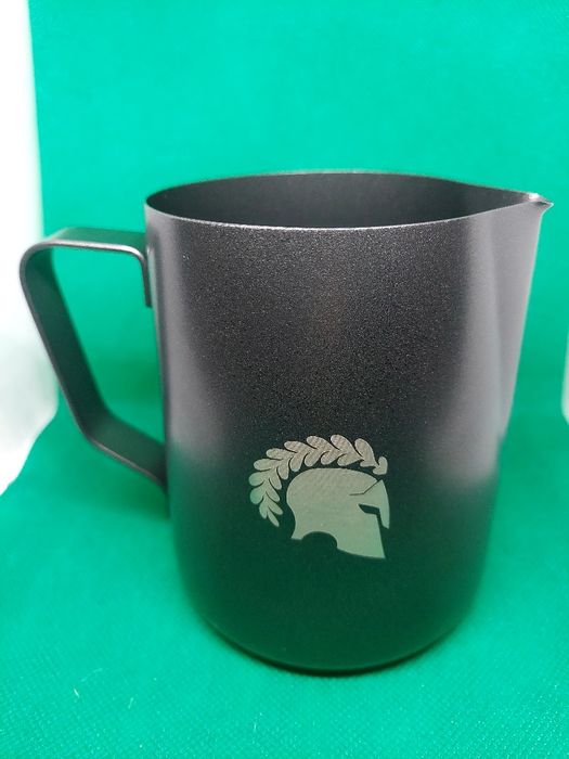 Barista Legends Dzbanek na mleko ze stali nierdzewnej (Ares czarny)