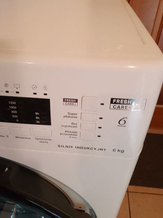 Sprzedam pralkę Whirlpool uszkodzoną 2,5 letnią