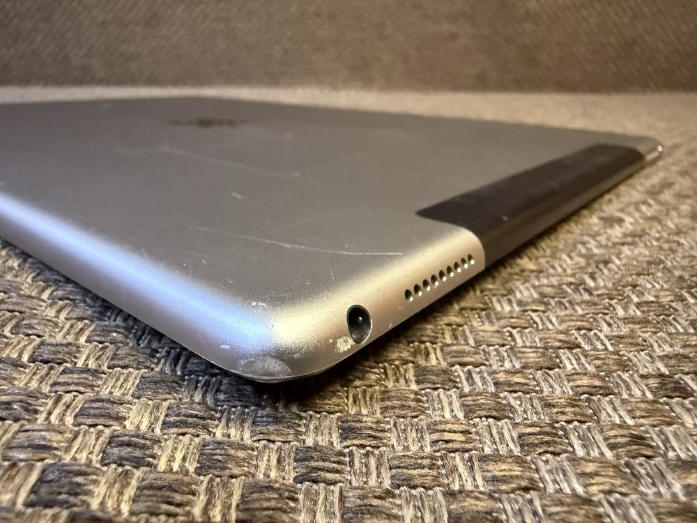 Продам IPAD PRO 12.9\128Gb\LTE -  A1652