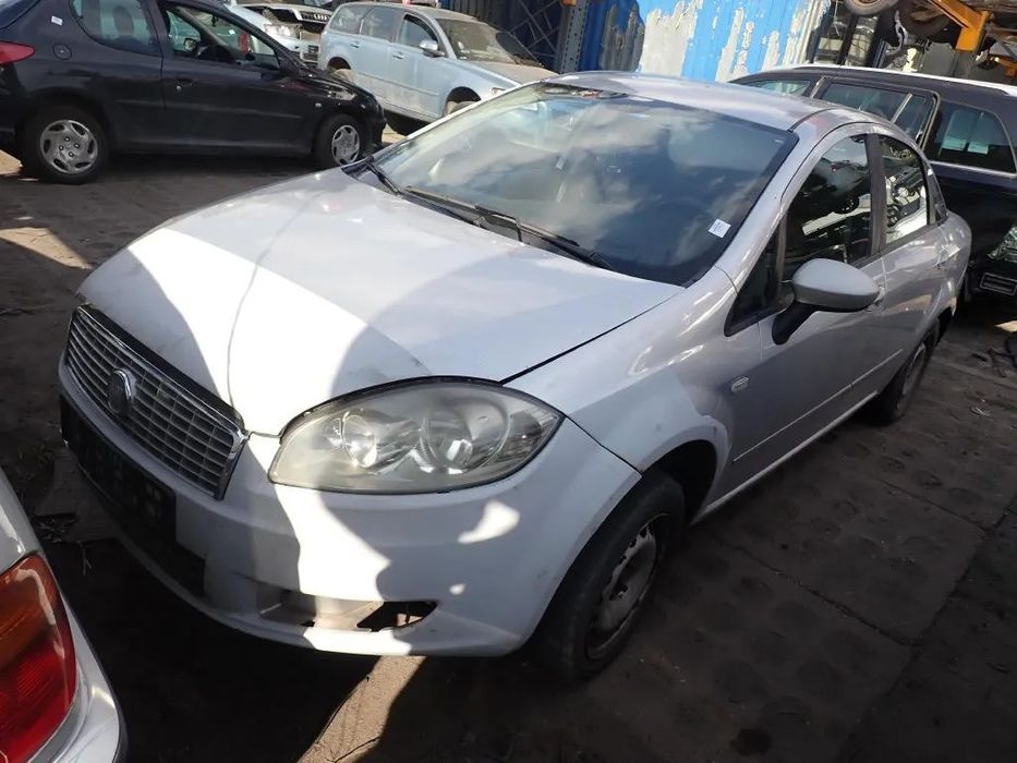 CZĘŚCI - 	Fiat Linea 1,4 8V 77KM 350A1000 SEDAN LAKIER 609/A 2009r. INDEX - 9364