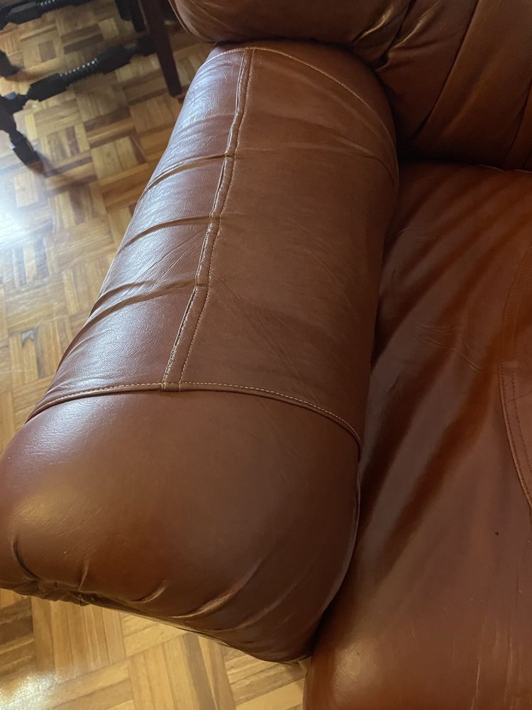 Sofa poltrona de pele castanho
