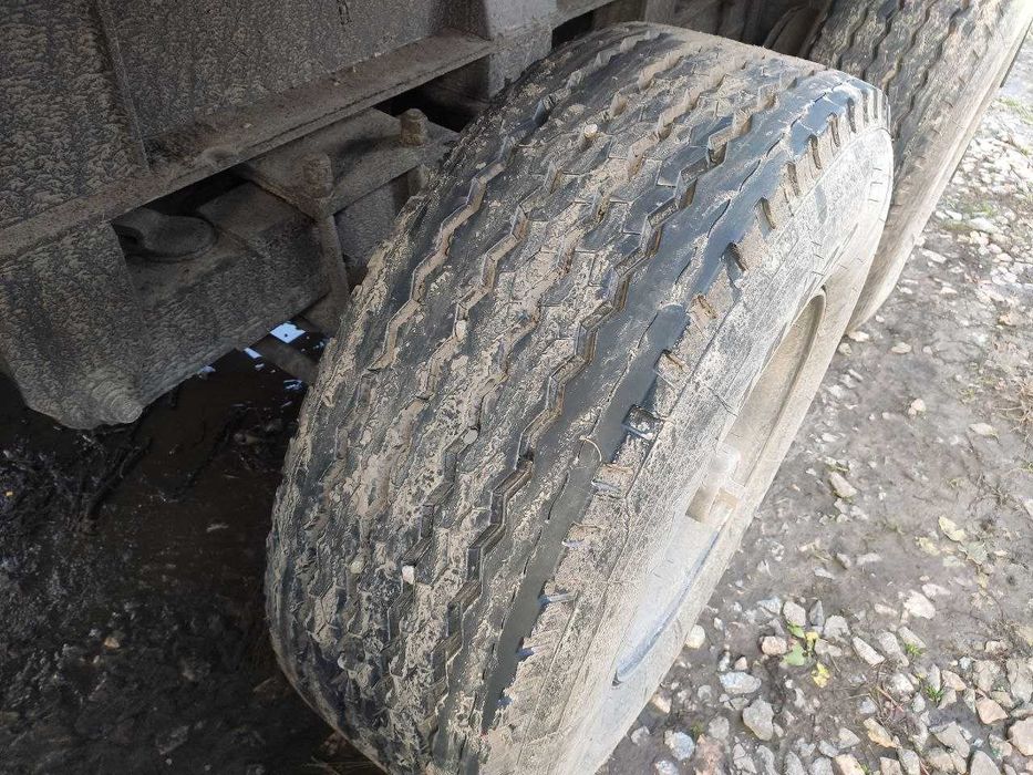 Напівпричеп зерновоз-контейнеровоз