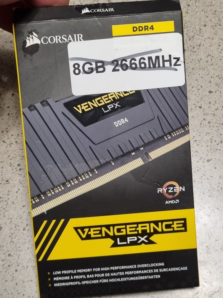 Oперативна пам'ять 2*4=8Gb. 2666MHz.