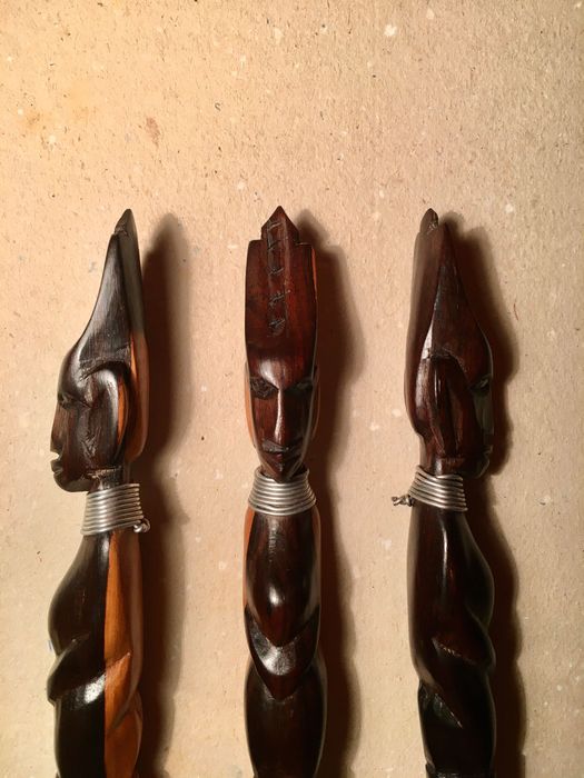 ARTE TRIBAL - Kenya - anos 50/60 - carved ebony - de 31,5 a 24,5 cm/s