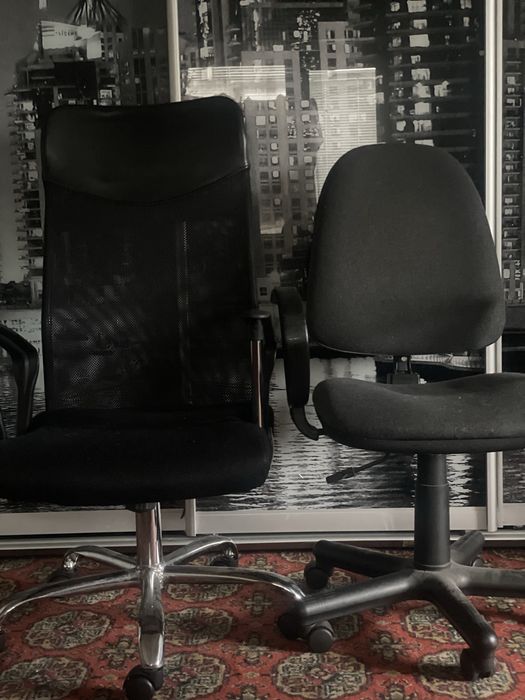 Офісні крісла-2шт.