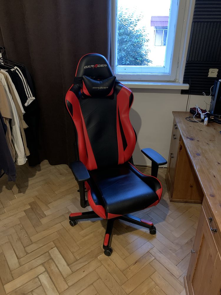 Ігрове крісло DXRacer