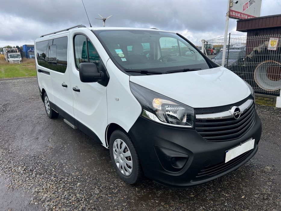 Opel Vivaro 1.6 DCI 125 KM 2018r 9 osób nawiewy mały przebieg