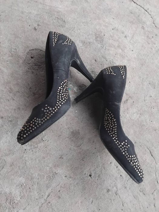 Продаю Женские Туфли на каблуке