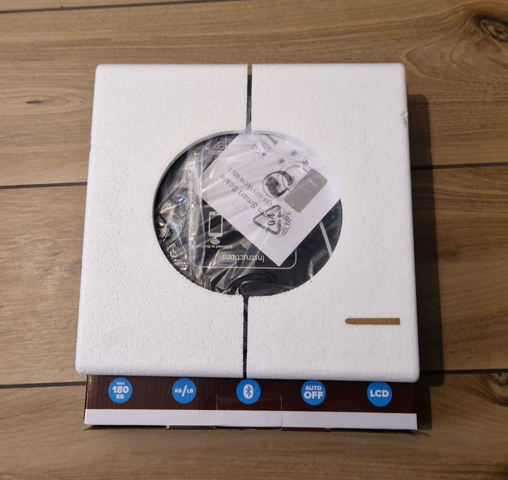 Waga elektroniczna z analizatorem składu masy ciała SMART Nowa