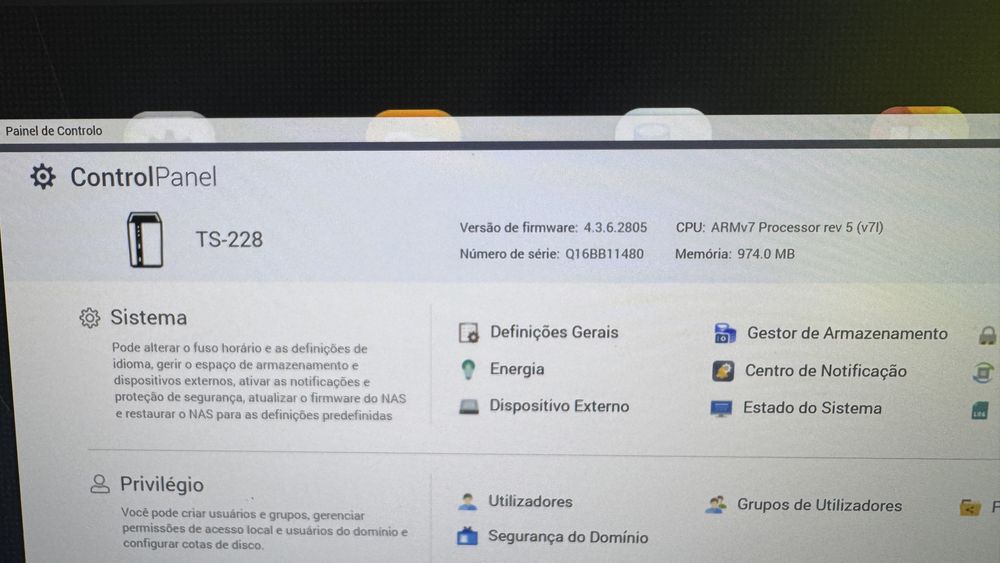 Disco rede QNAP TS-228 com 2 discos 4 tbytes