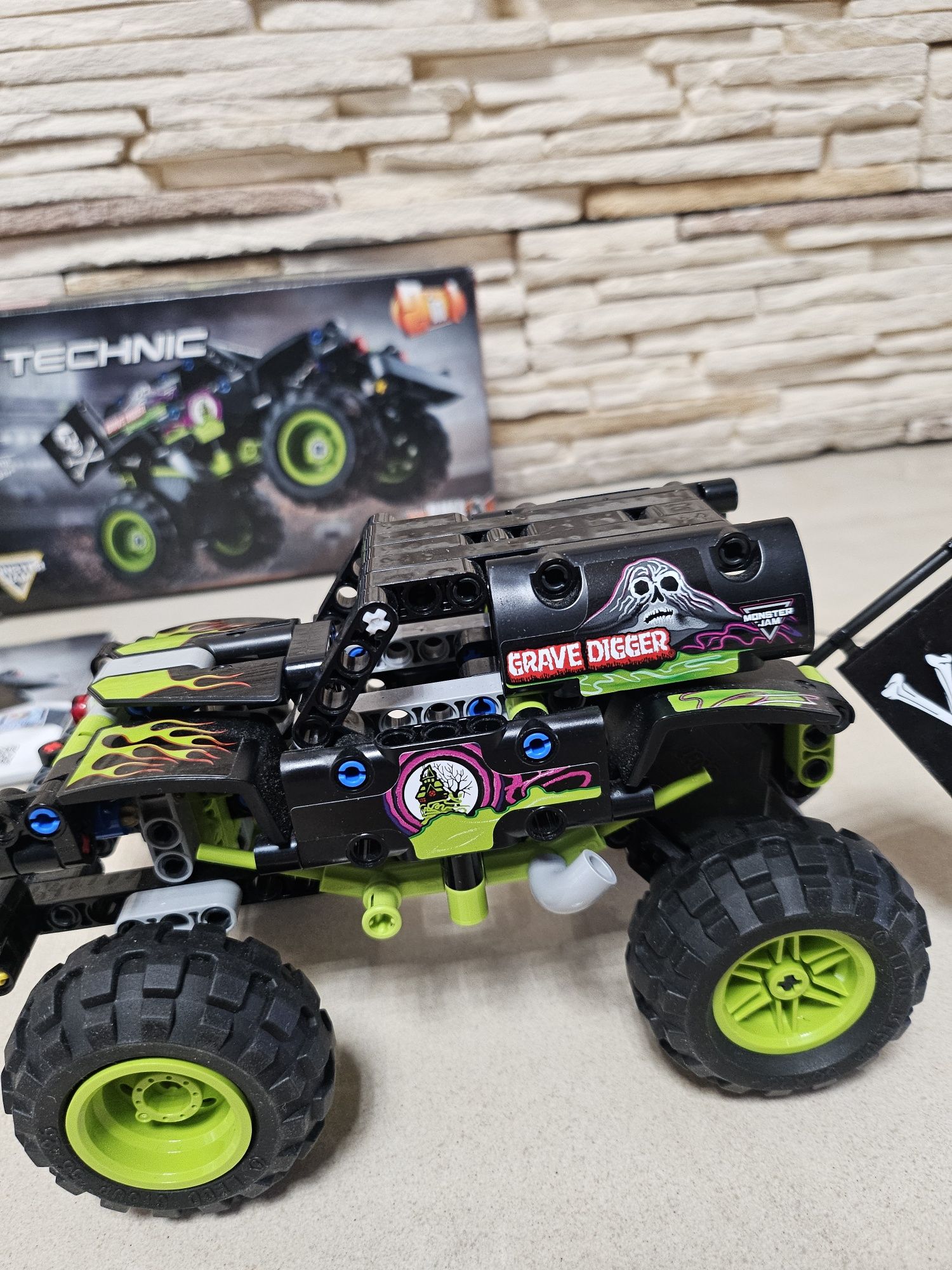 Klocki lego 42118 technic Monster Jam Grave Digger