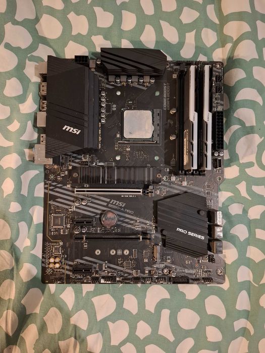 BUNDLE Ryzen 7 5800X + MSI B550-A PRO + 32GB TRIDENT Z RGB