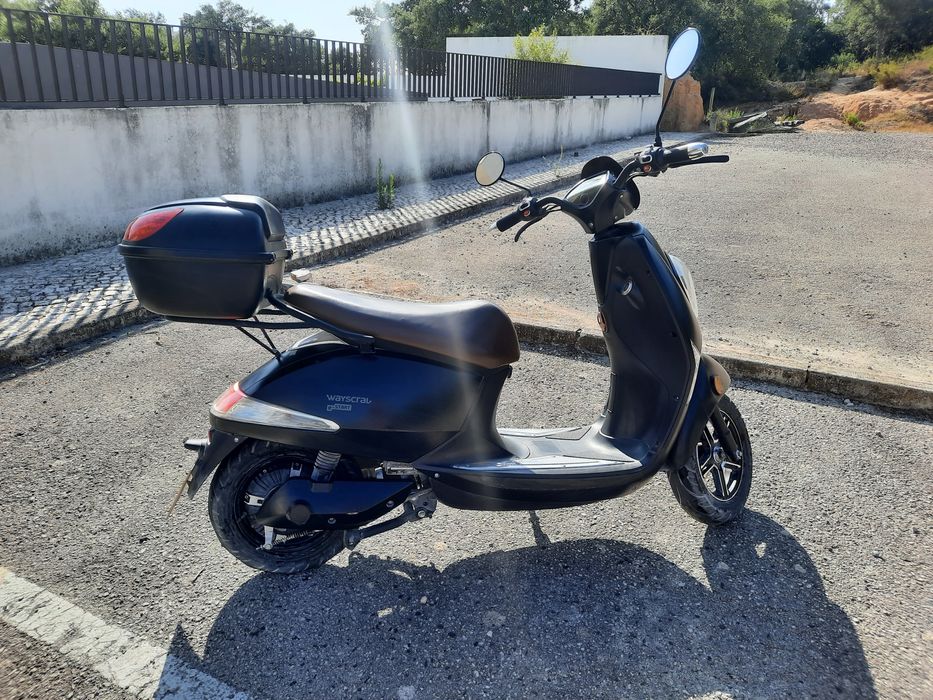 Electrica, bateria portátil pode levar para casa ou carregar na mota