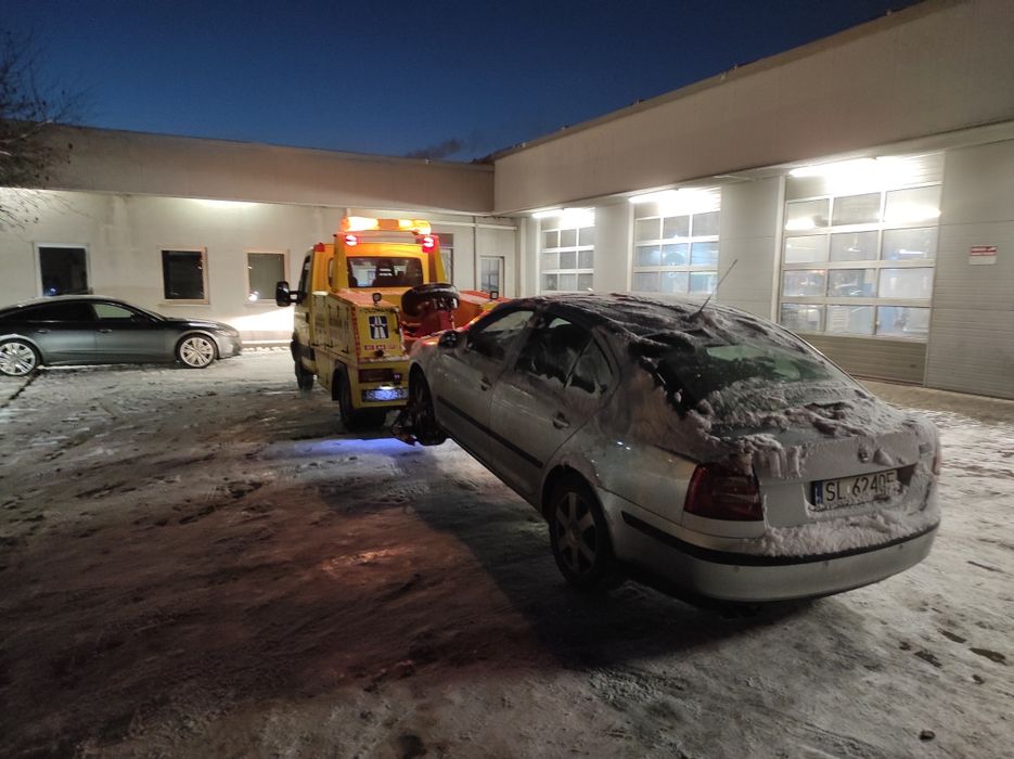 Pomoc drogowa laweta autolaweta holowanie transport 24h ruda śląska  C