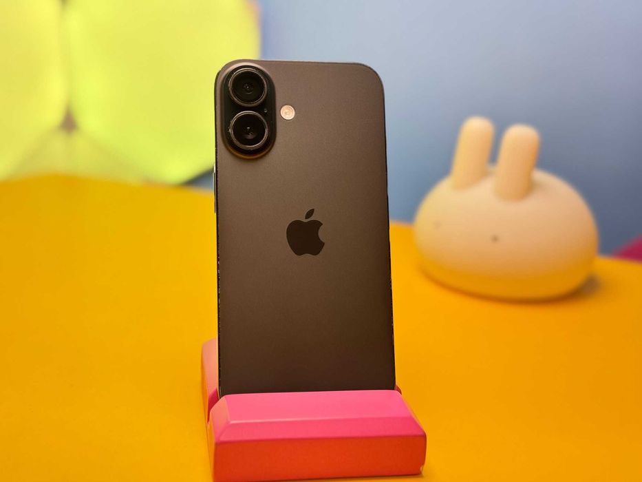 Смартфон Apple iPhone 16 128GB Black (148197) Б/У З ГАРАНТІЄЮ