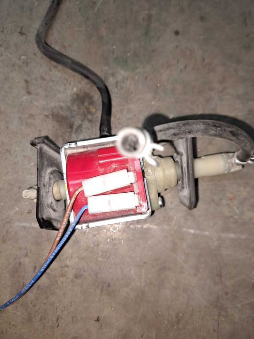 Pompa ciśnieniowa EP8LT do odkurzacza piorącego (KL651U4A6A)