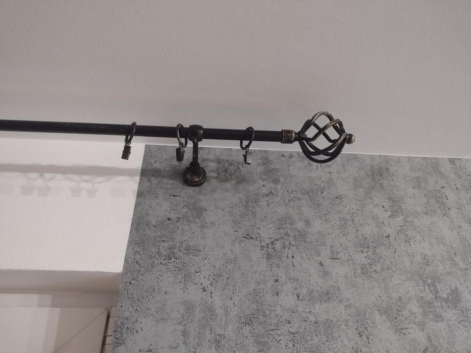 Karnisz czarny 2,5 m