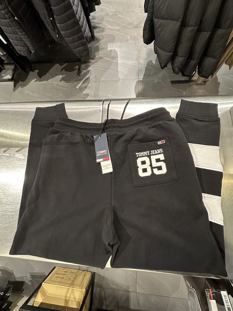 Tommy Hilfiger jeans spodnie dresowe męskie S 36 czarne dres