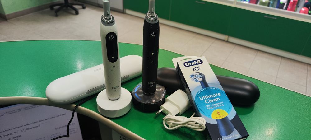 Електрична зубна щітка Oral b 10 pro