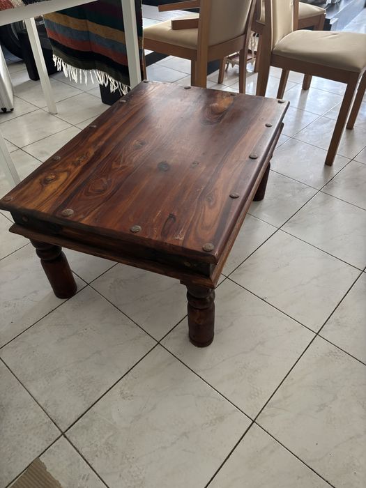 Mesa de centro 0,60cm por 0,80cm em bom estado