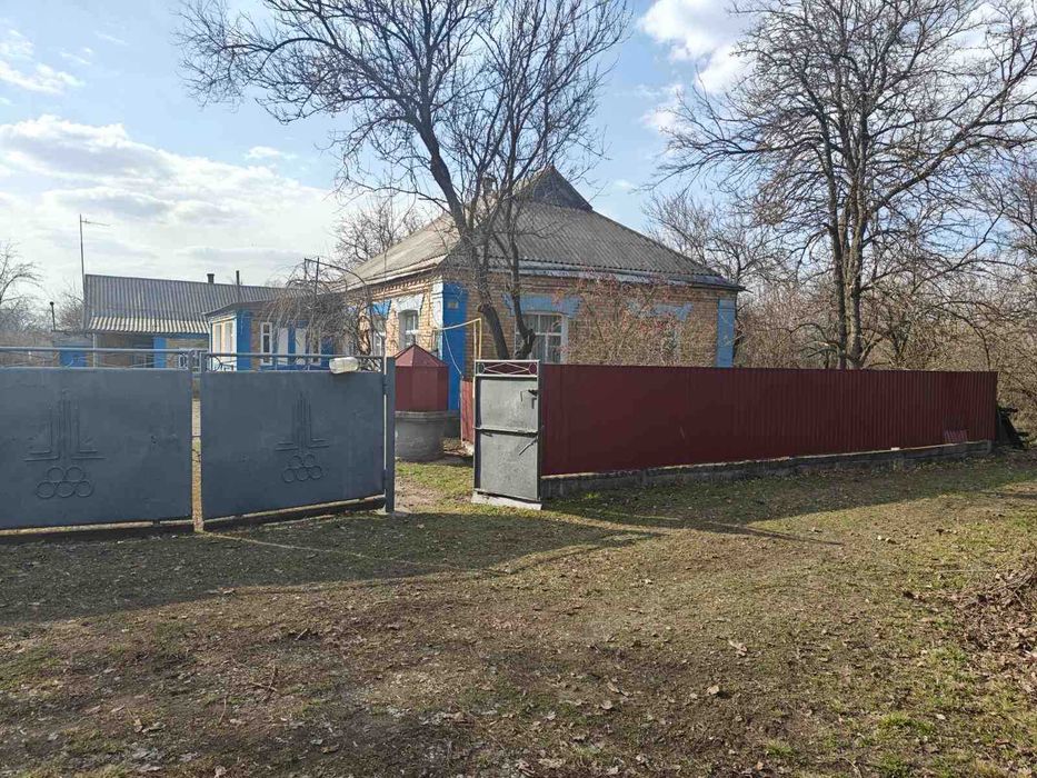 Продаж цегляного будинку у мальовничому місці