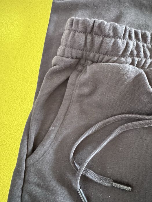 Calças largas pretas M - Bershka com etiqueta