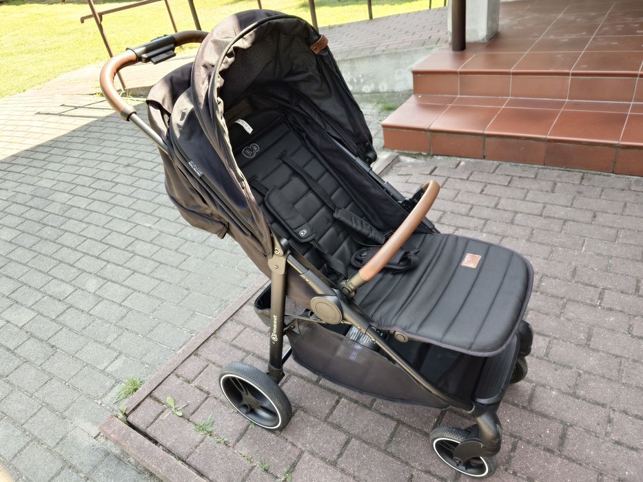 Wózek spacerowy KinderKraft Grande LX czarny , stan bdb