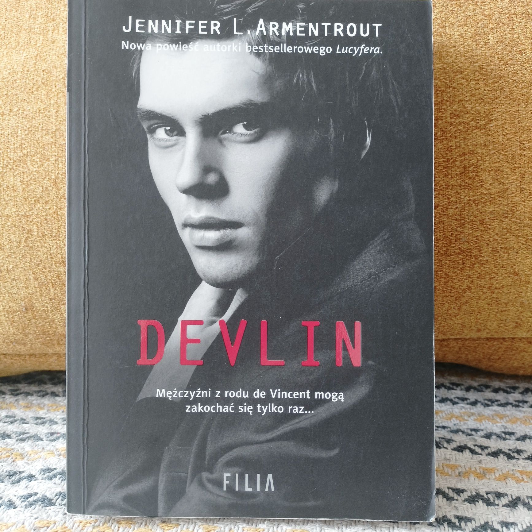 Książka pt. Devlin Jennifer L. Armentrout. Trzecia część