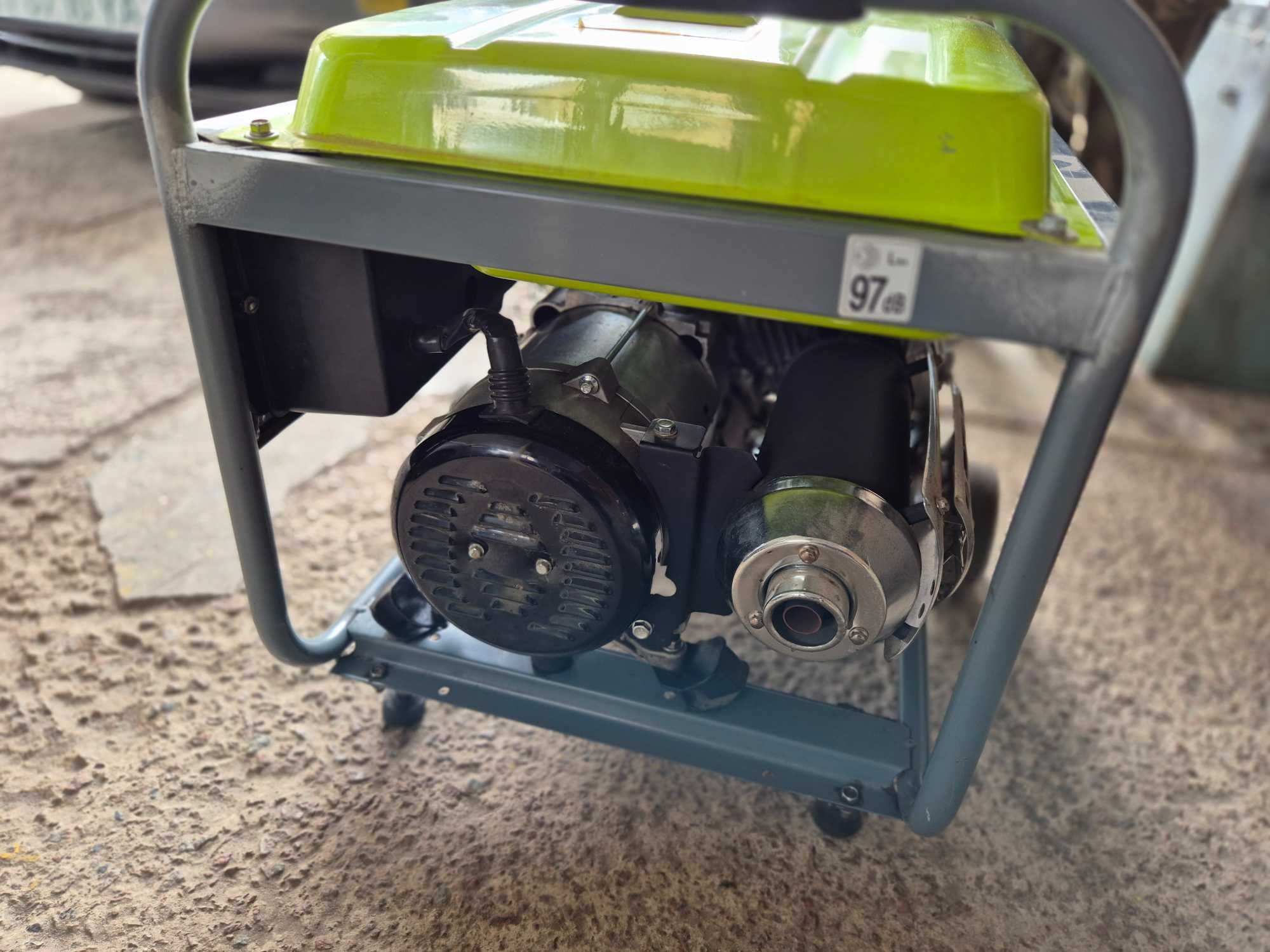 Бензиновий генератор «K&S BASIC» KSB 6500C на газу.
