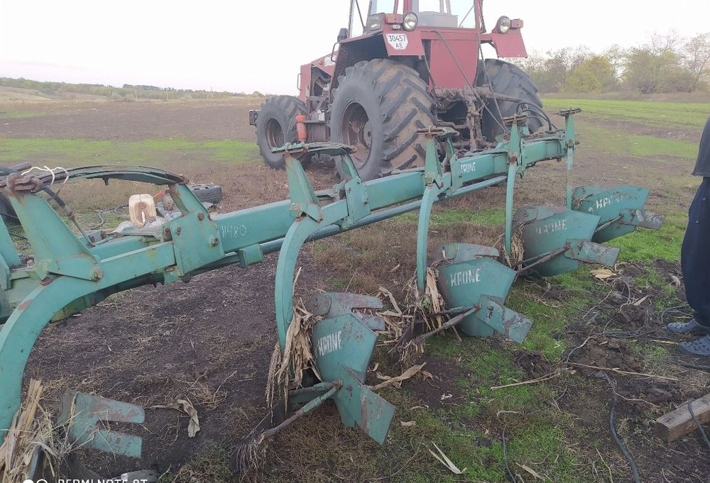 KRONE Плуг крона на високій стойкі з гідро регулювання захвату