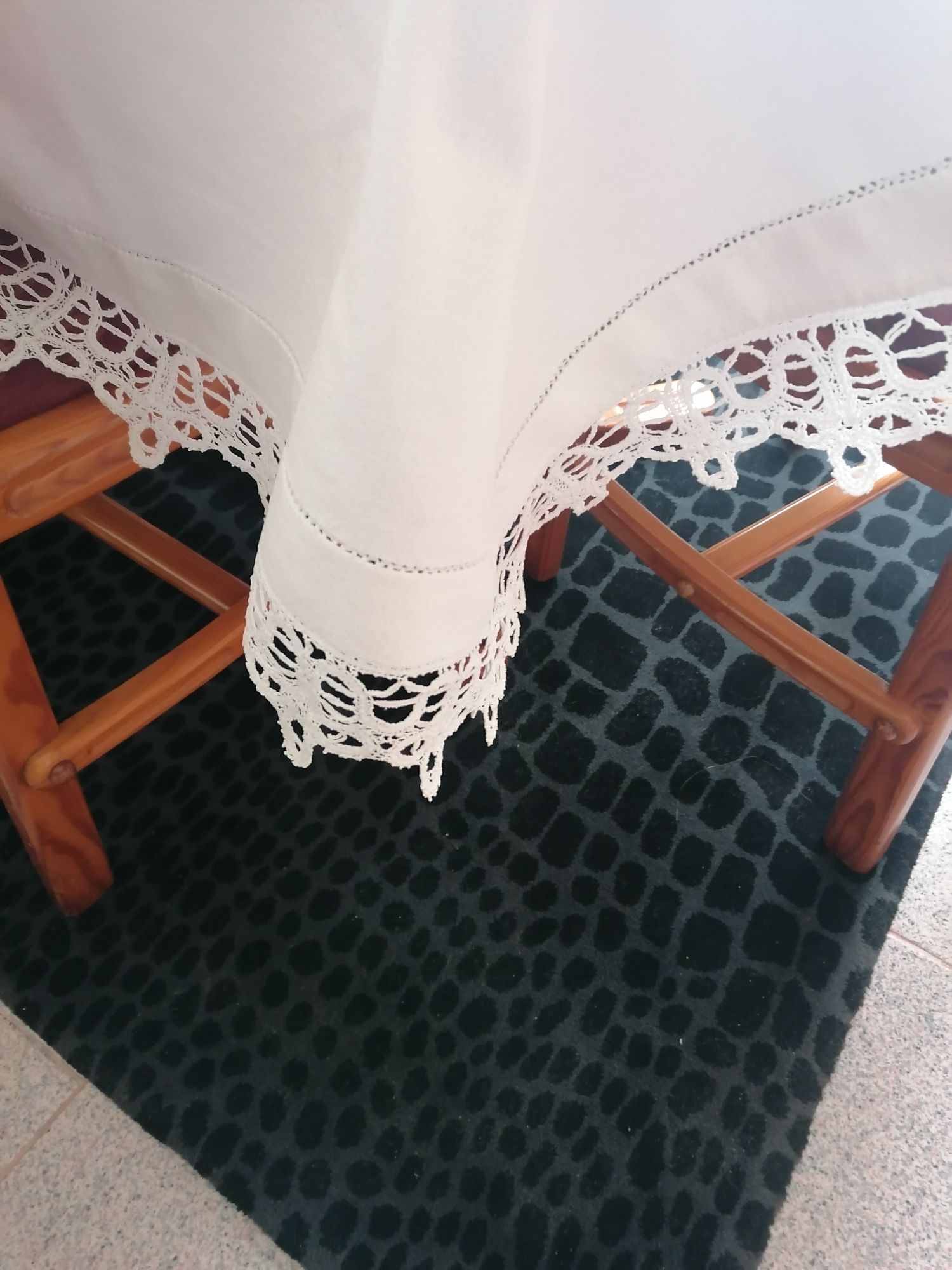 Toalha de mesa de sala de jantar feita à mão