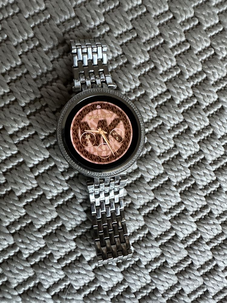 Zegarek smartwatch damski srebrny Michael Kors Darci MKT5126