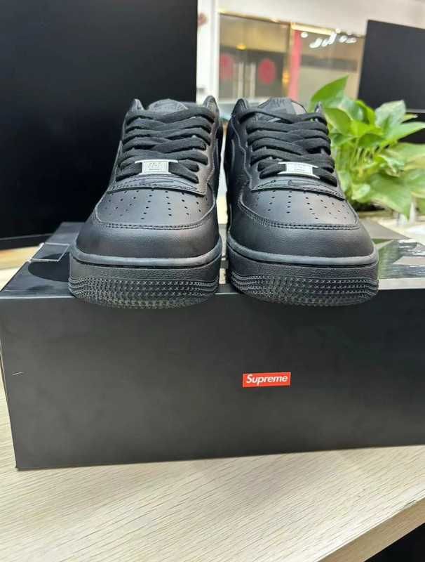 Nike Air Force 1 Low Supreme Black 44