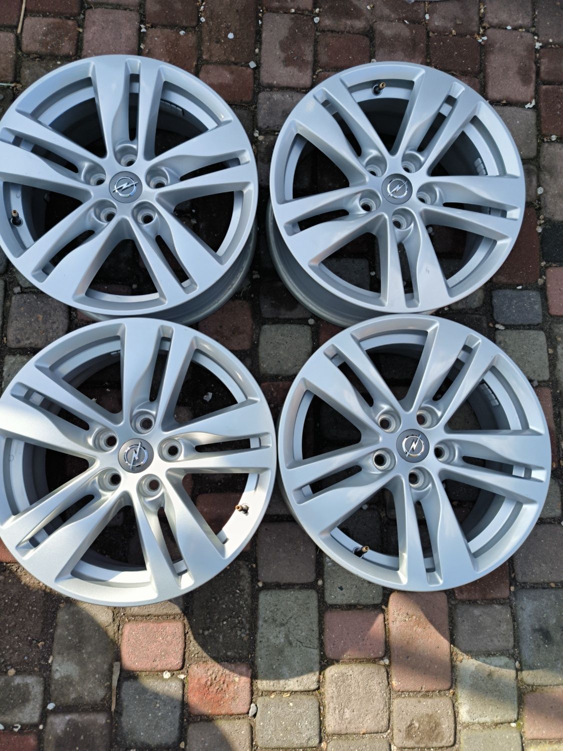 Felgi aluminiowe 16 Opel Astra J K Mokka 5x105