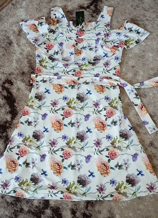 Літня квіткова сукня